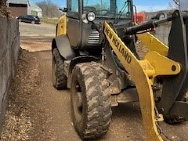 Image of New Holland W80C equipment image 1