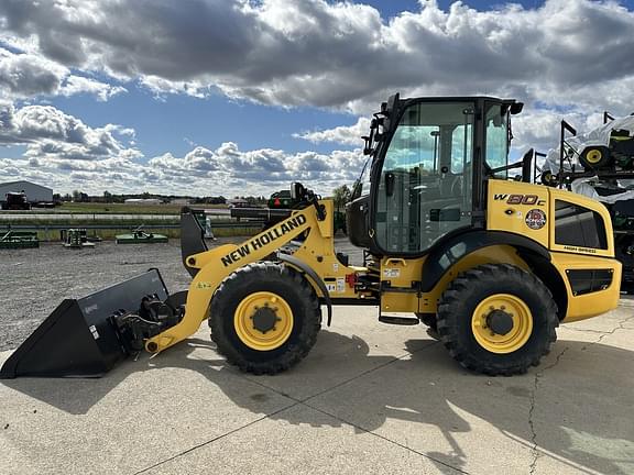 Image of New Holland W80C equipment image 2