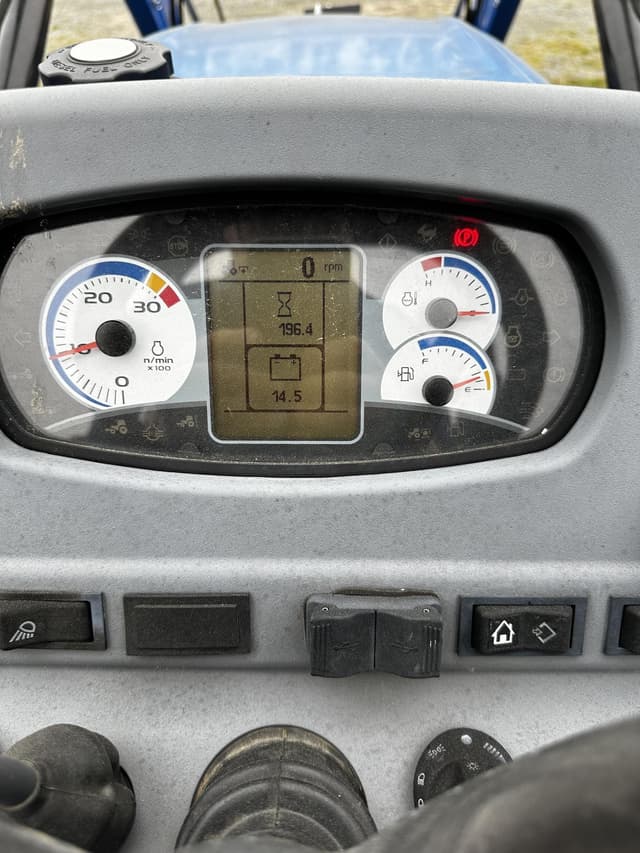 Image of New Holland Workmaster 60 equipment image 2