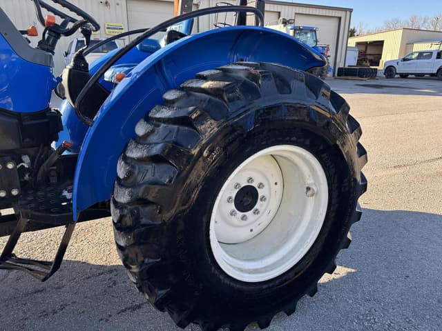 Image of New Holland Workmaster 70 equipment image 3