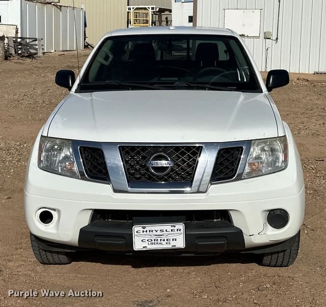 Image of Nissan Frontier equipment image 1