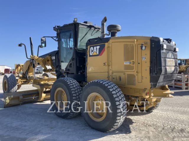 Image of Caterpillar 12M3 AWD equipment image 3