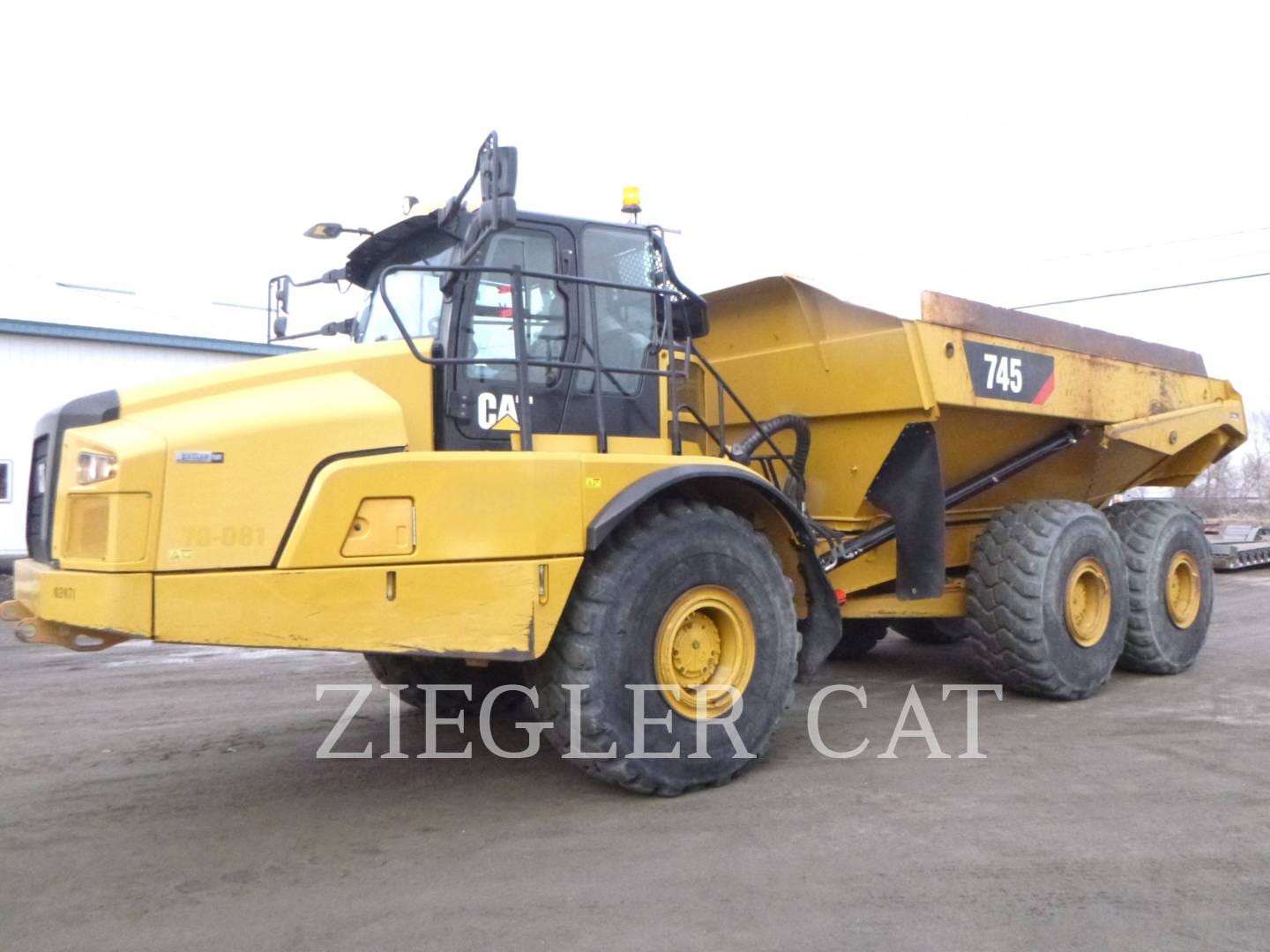 2018 Caterpillar 745 Equipment Image0