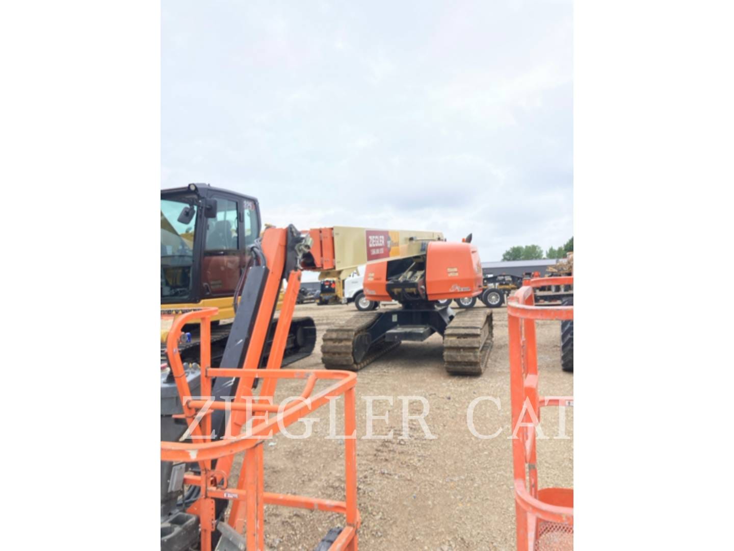 2018 JLG 600SJ Equipment Image0