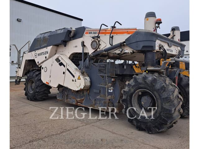 Image of Wirtgen WR240i equipment image 3