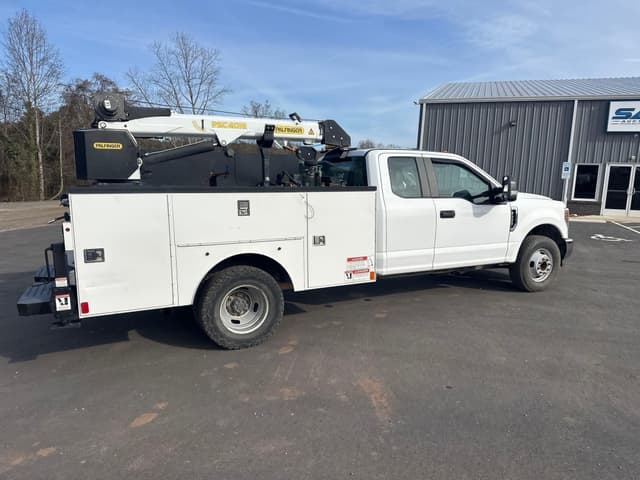 Image of Ford F-350 equipment image 2