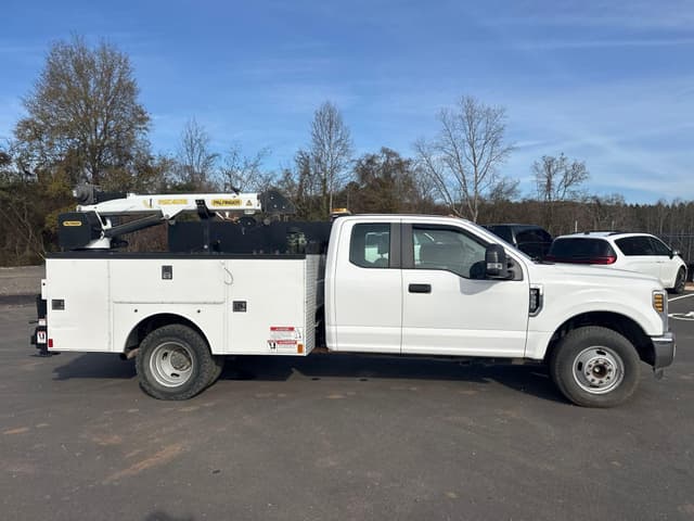 Image of Ford F-350 equipment image 1
