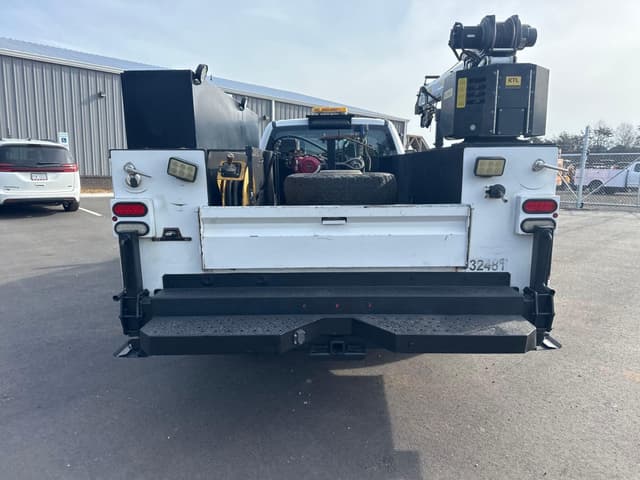 Image of Ford F-350 equipment image 4