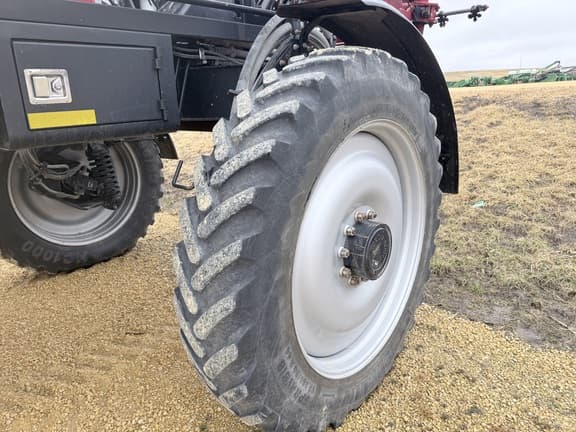 Image of Case IH Patriot 3340 equipment image 4