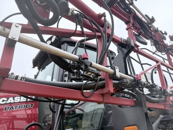 Image of Case IH Patriot 3340 equipment image 2