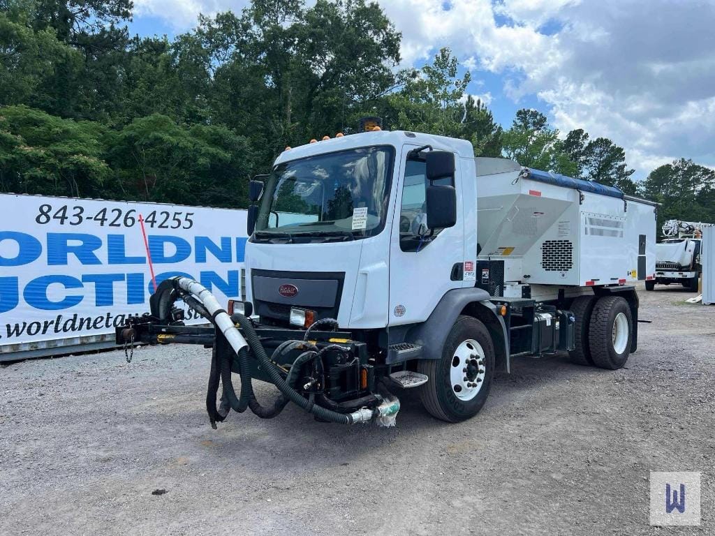 2018 Peterbilt 220 Equipment Image0