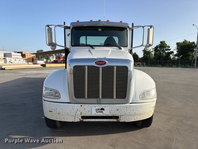 Image of Peterbilt 337 equipment image 1