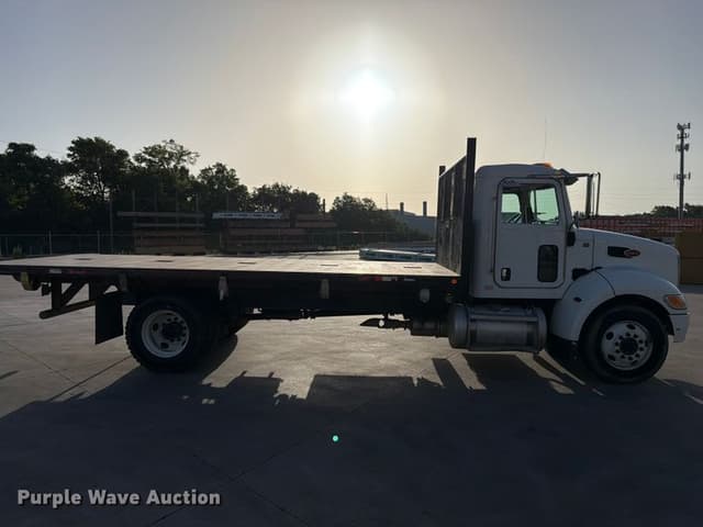 Image of Peterbilt 337 equipment image 3