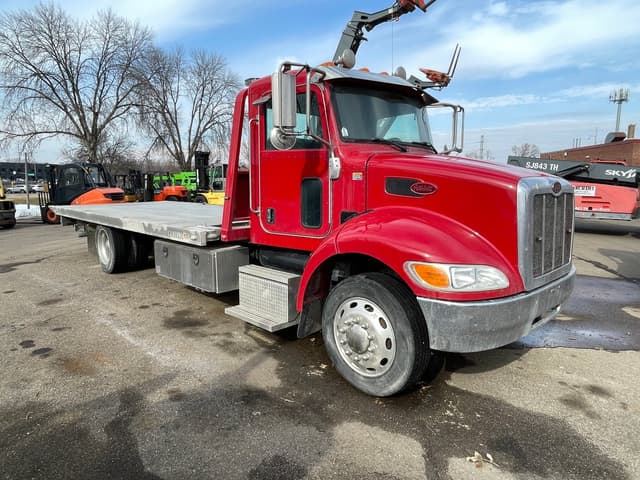 Image of Peterbilt 337 equipment image 2