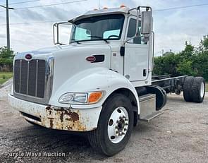 Main image Peterbilt 337 0