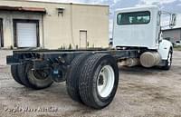 Thumbnail image Peterbilt 337 5