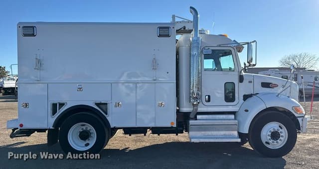 Image of Peterbilt 337 equipment image 3