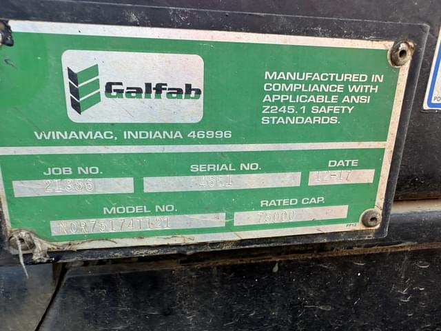 Image of Peterbilt 348 equipment image 2