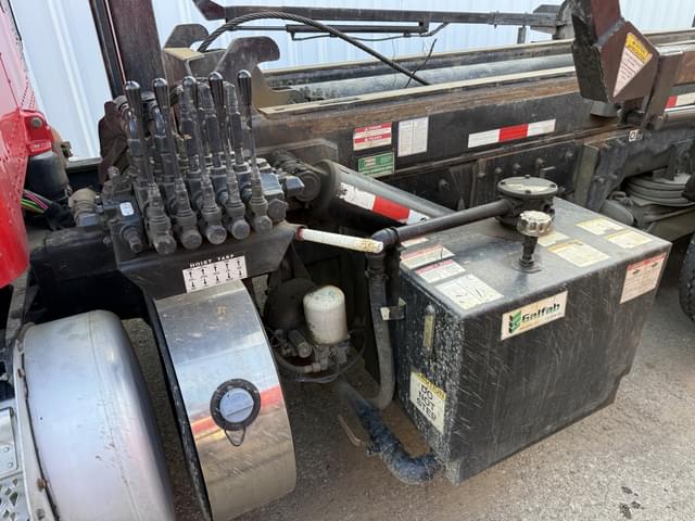 Image of Peterbilt 348 equipment image 1