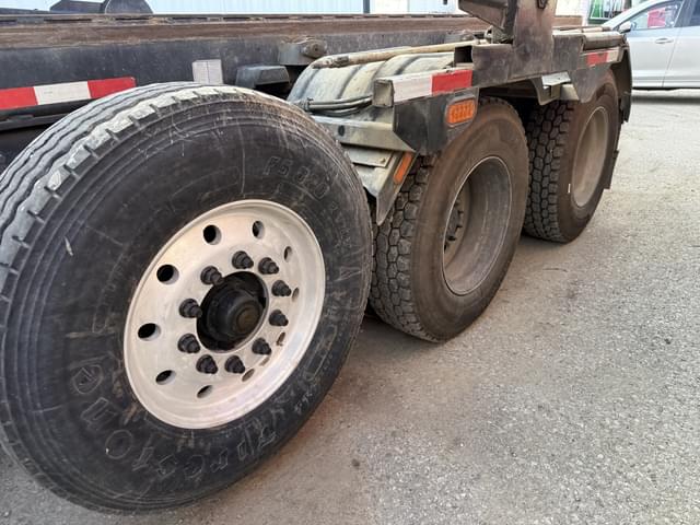 Image of Peterbilt 348 equipment image 3