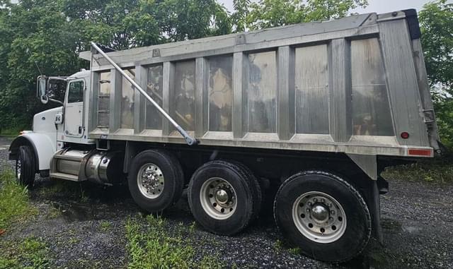 Image of Peterbilt 365 equipment image 3