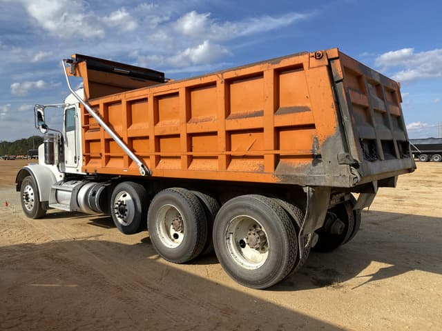 Image of Peterbilt 367 equipment image 1