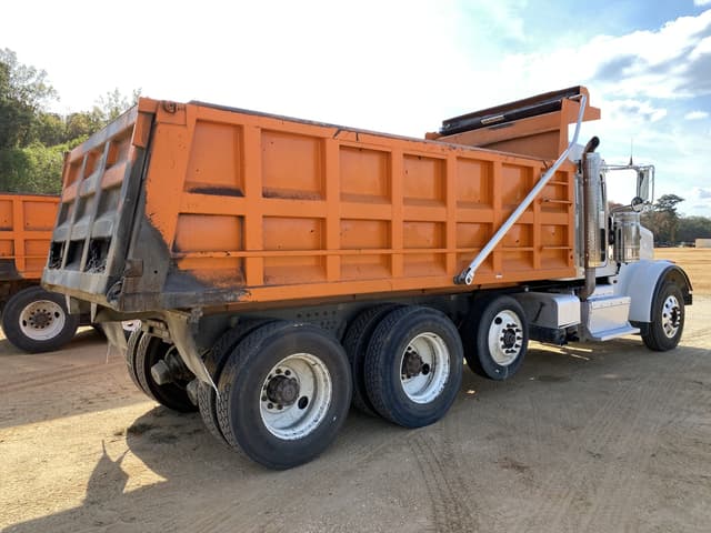 Image of Peterbilt 367 equipment image 2