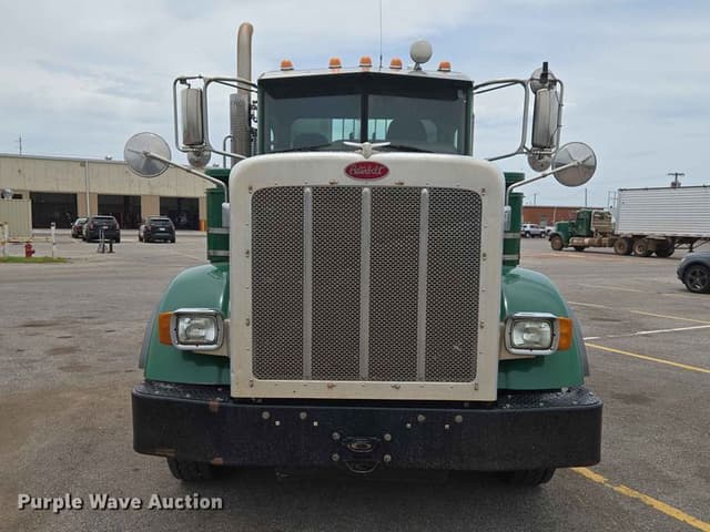 Image of Peterbilt 367 equipment image 1