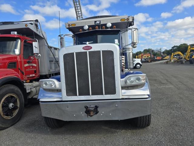 Image of Peterbilt 388 equipment image 1
