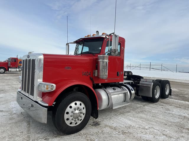 Image of Peterbilt 389 equipment image 2