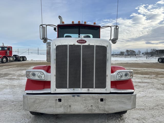 Image of Peterbilt 389 equipment image 1