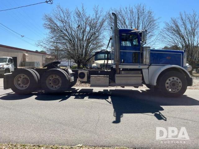 Image of Peterbilt 389 equipment image 3