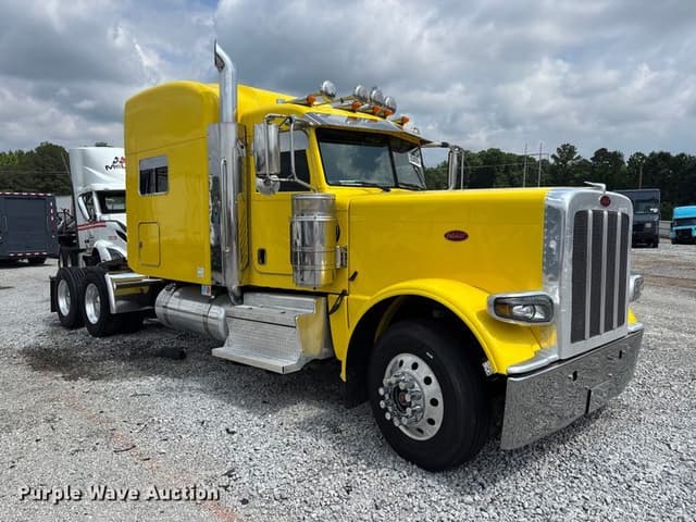 Image of Peterbilt 389 equipment image 2