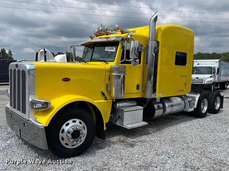 Image of Peterbilt 389 Primary image