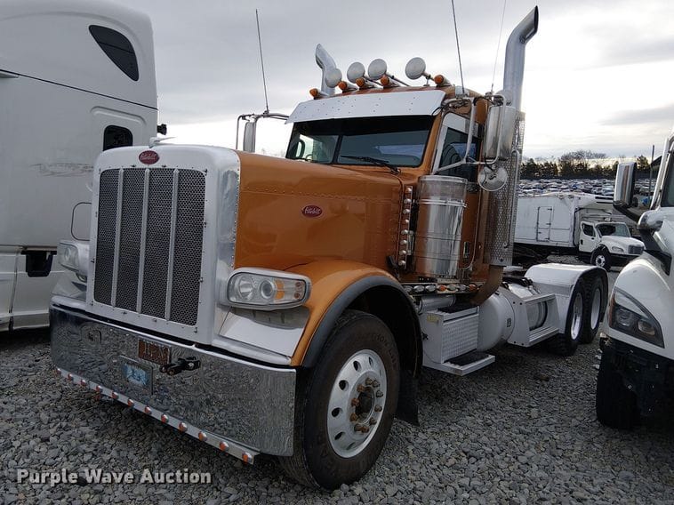 2018 Peterbilt 389 Equipment Image0