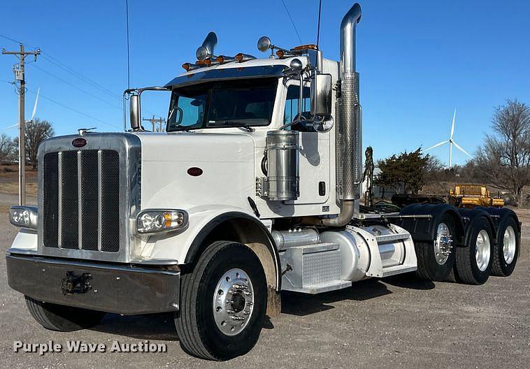 Image of Peterbilt 389 Primary image