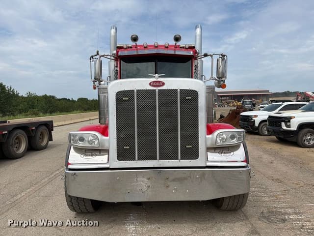Image of Peterbilt 389 equipment image 1