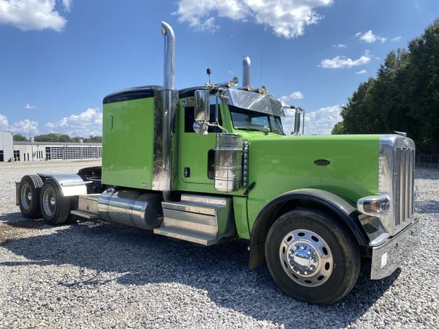 Image of Peterbilt 389 equipment image 3