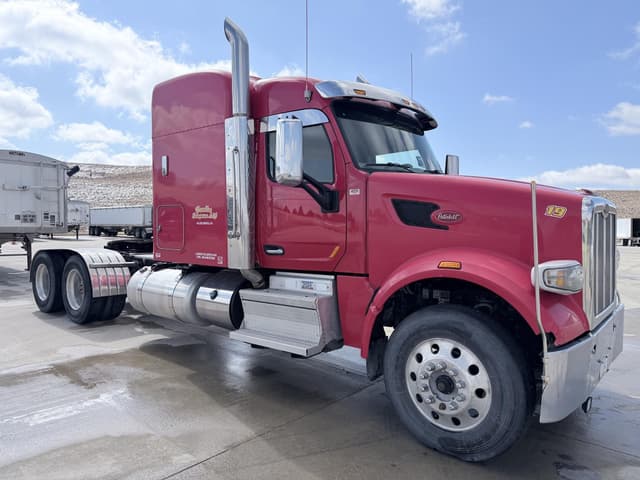 Image of Peterbilt 567 equipment image 3
