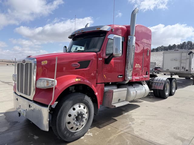 Image of Peterbilt 567 equipment image 1