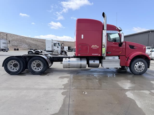 Image of Peterbilt 567 equipment image 4