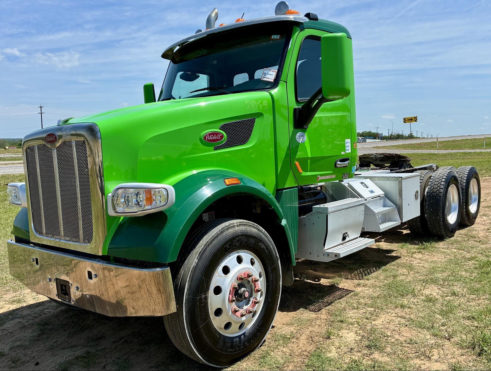 2018 Peterbilt 567 Equipment Image0