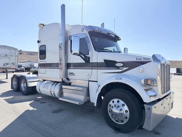 Image of Peterbilt 567 equipment image 2