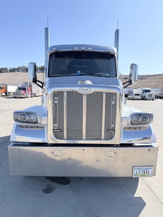 Image of Peterbilt 567 equipment image 1