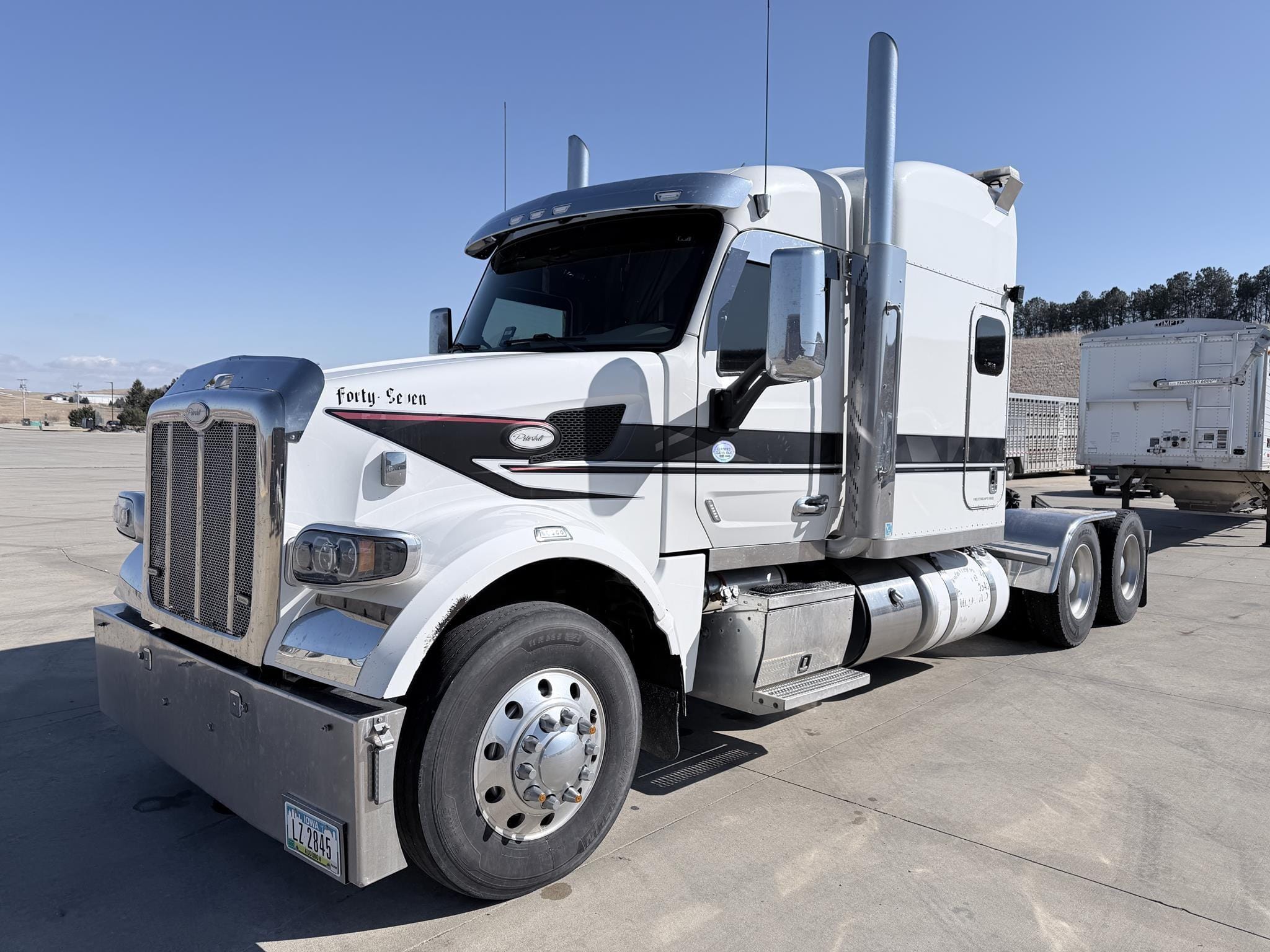 2018 Peterbilt 567 Equipment Image0
