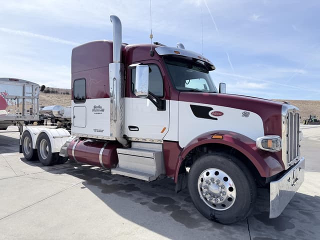 Image of Peterbilt 567 equipment image 2