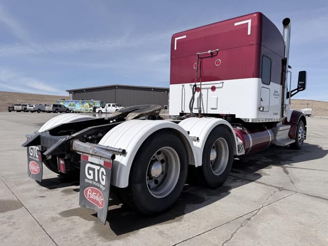 Image of Peterbilt 567 equipment image 4