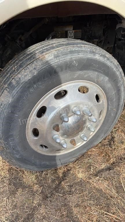 Image of Peterbilt 567 equipment image 4