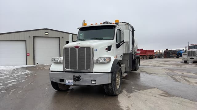 Image of Peterbilt 567 equipment image 1