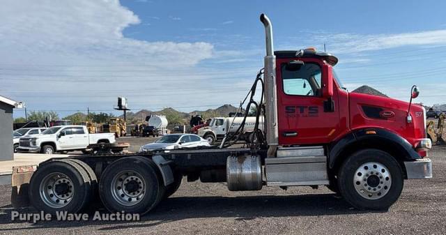 Image of Peterbilt 567 equipment image 3